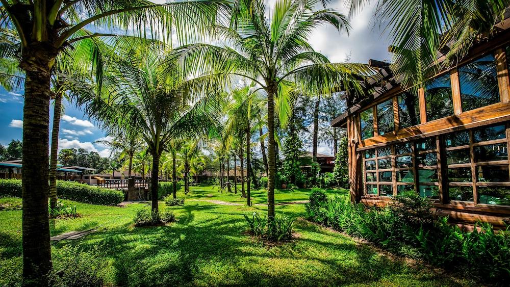 Naiyang Park Resort - Sha Extra Plus Nai Yang Exterior photo