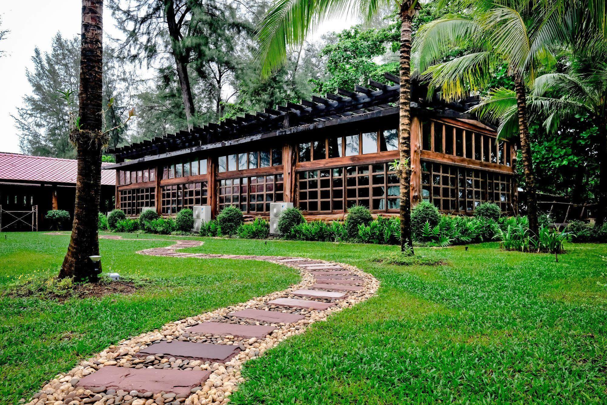 Naiyang Park Resort - Sha Extra Plus Nai Yang Exterior photo